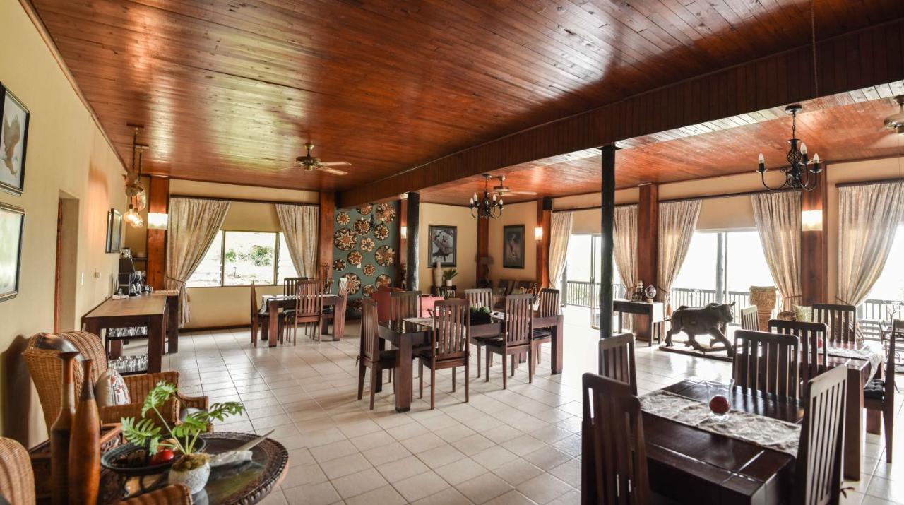 African Spirit Game Lodge 음쿠제 외부 사진